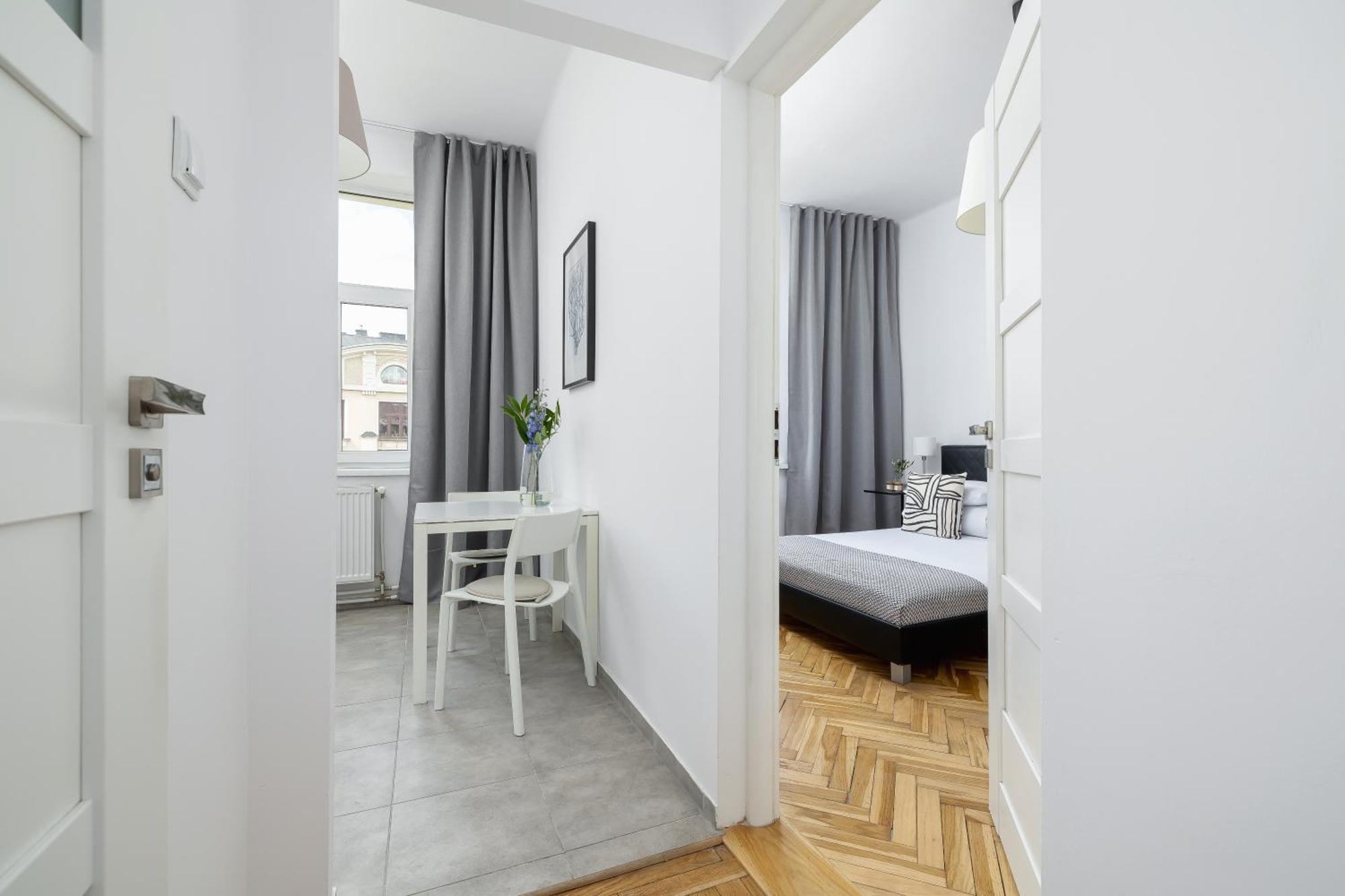 1-Bedroom Apartment - Dluga 65 Street Cracóvia Exterior foto